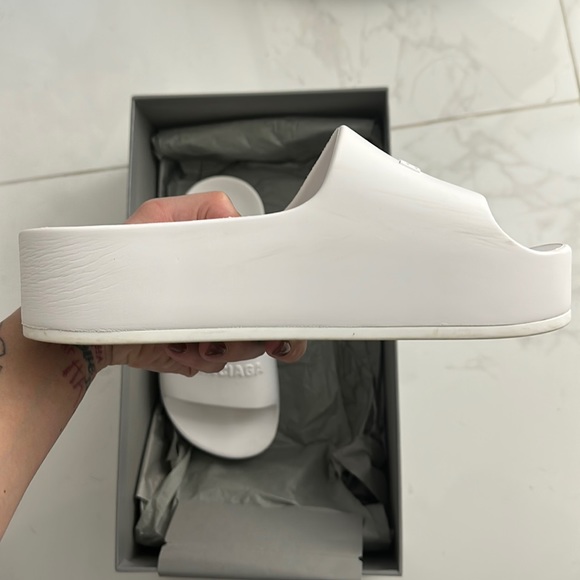 BALENCIAGA CHUNKY SLIDE - Picture 2 of 5